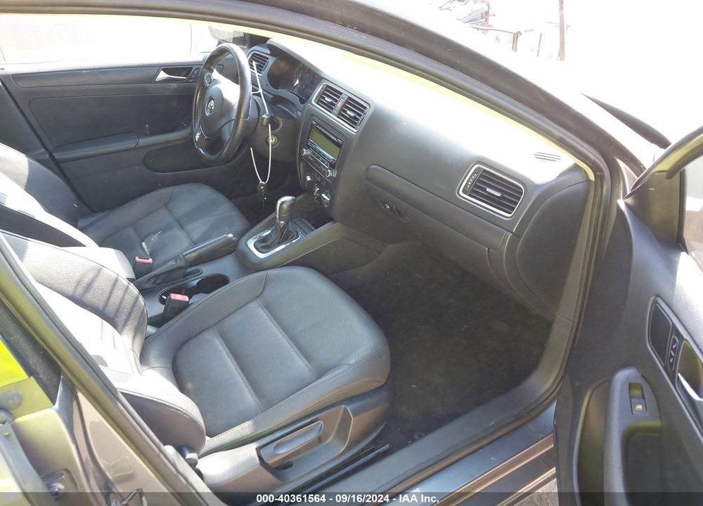 2011 VOLKSWAGEN JETTA 2.5L SE VIN: 3VWDZ7AJ5BM011774