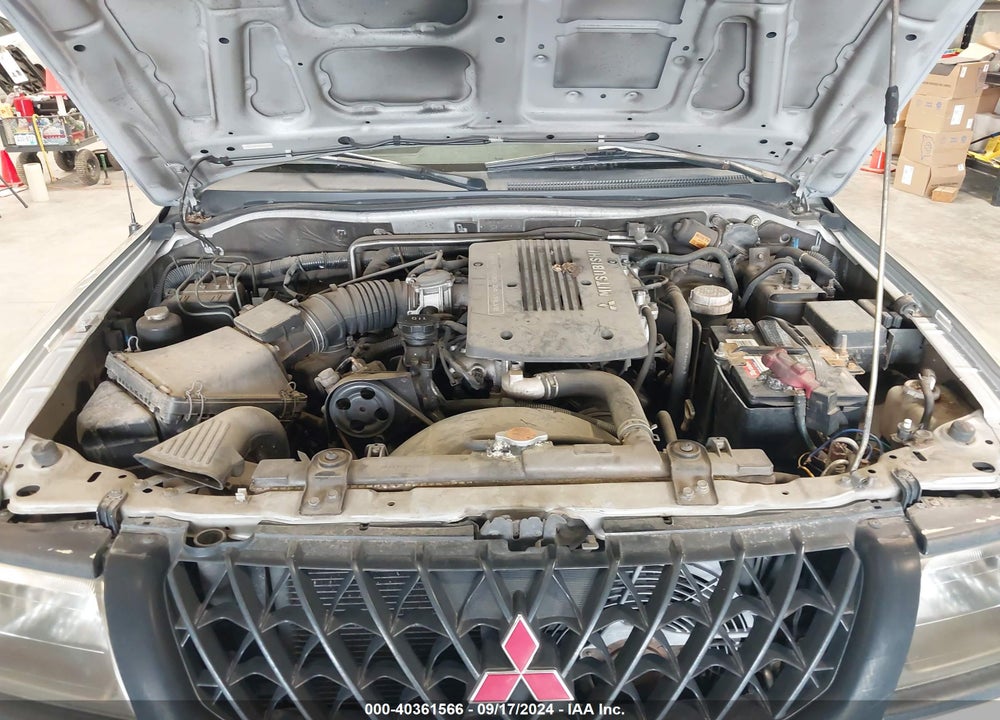 2000 MITSUBISHI MONTERO SPORT LS/XLS VIN: JA4MT31H4YP806130
