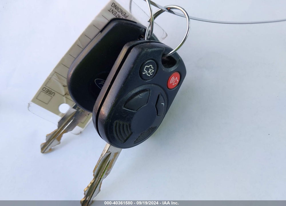 2010 FORD FUSION HYBRID VIN: 3FADP0L30AR193924