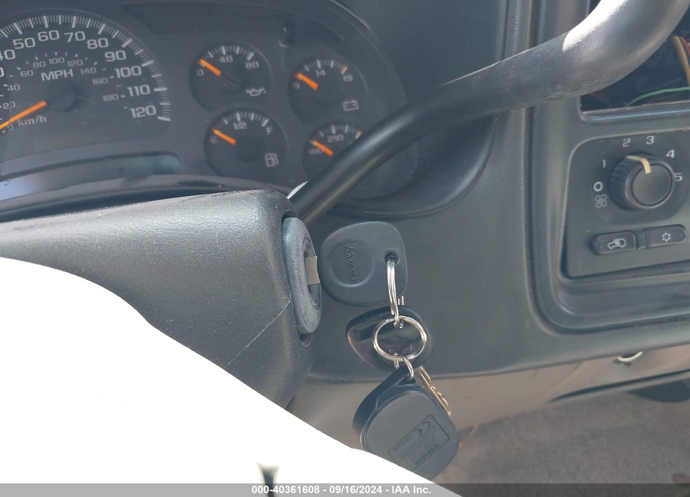 2003 CHEVROLET TAHOE LS VIN: 1GNEC13Z53R204619