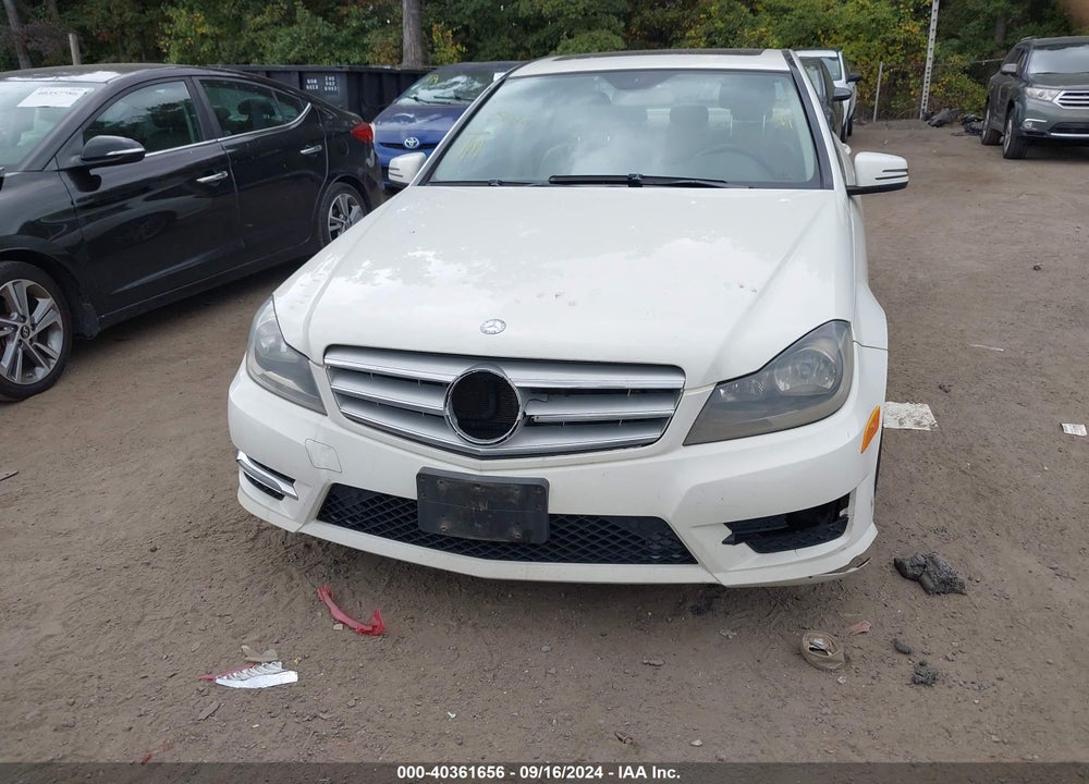 2012 MERCEDES-BENZ C 300 LUXURY 4MATIC/SPORT 4MATIC VIN: WDDGF8BB8CR204738