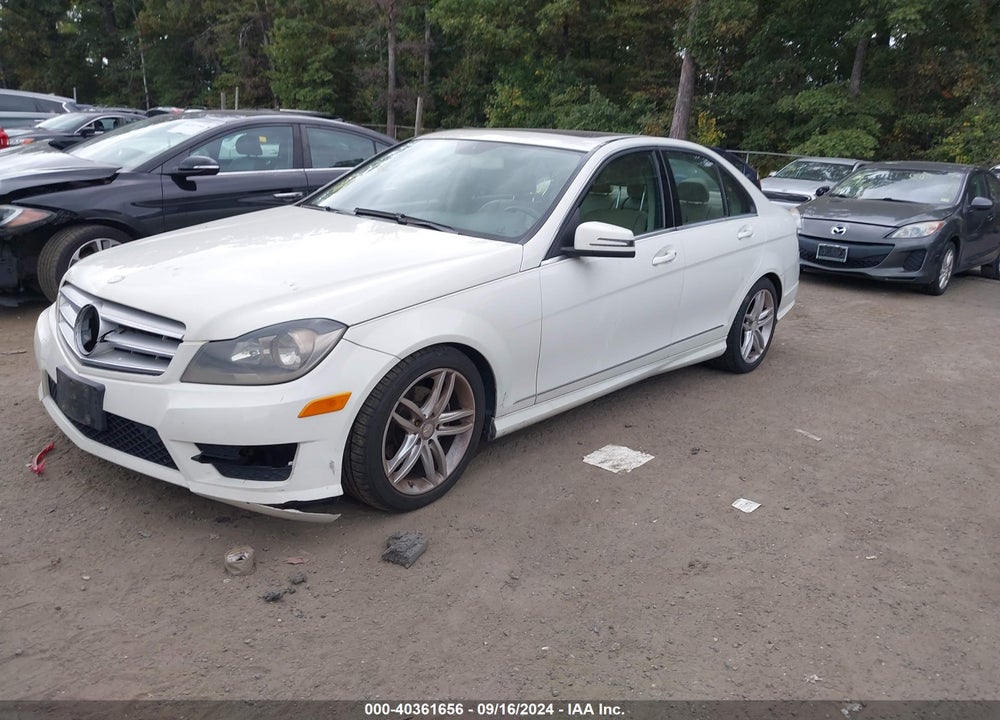 2012 MERCEDES-BENZ C 300 LUXURY 4MATIC/SPORT 4MATIC VIN: WDDGF8BB8CR204738