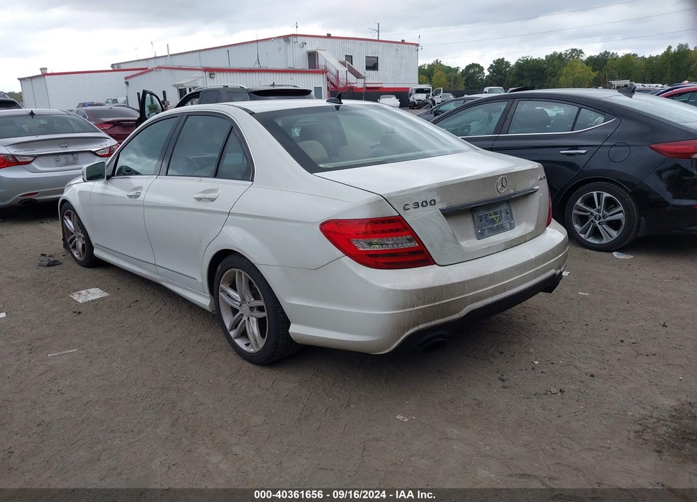 2012 MERCEDES-BENZ C 300 LUXURY 4MATIC/SPORT 4MATIC VIN: WDDGF8BB8CR204738