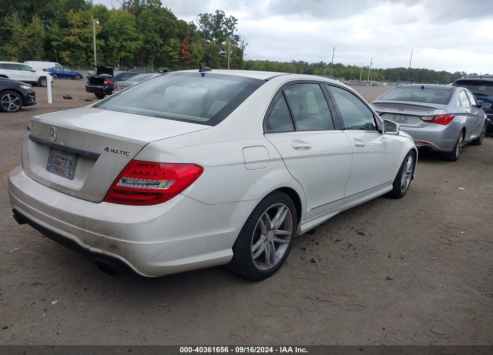 2012 MERCEDES-BENZ C 300 LUXURY 4MATIC/SPORT 4MATIC VIN: WDDGF8BB8CR204738