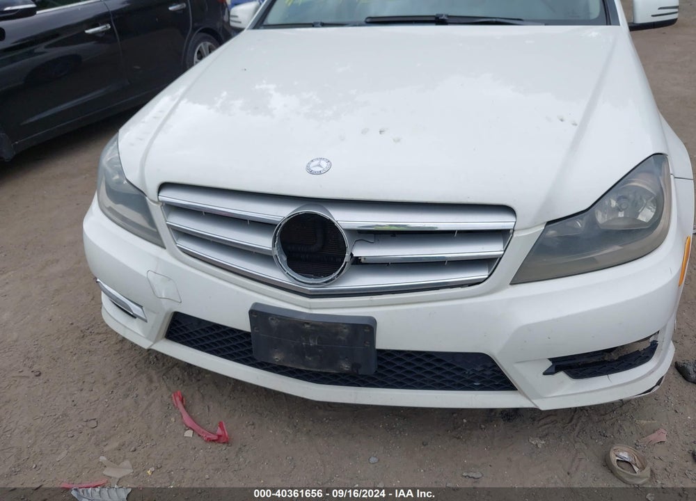 2012 MERCEDES-BENZ C 300 LUXURY 4MATIC/SPORT 4MATIC VIN: WDDGF8BB8CR204738