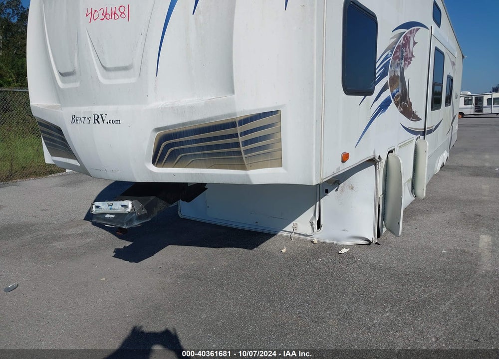 2011 FOREST RIVER WILDCAT 32 QBT 3 SLIDES VIN: 4X4FWCH2XBV024032