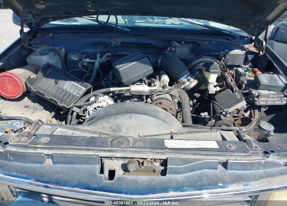 1999 CHEVROLET TAHOE LS VIN: 1GNEC13R7XJ305018