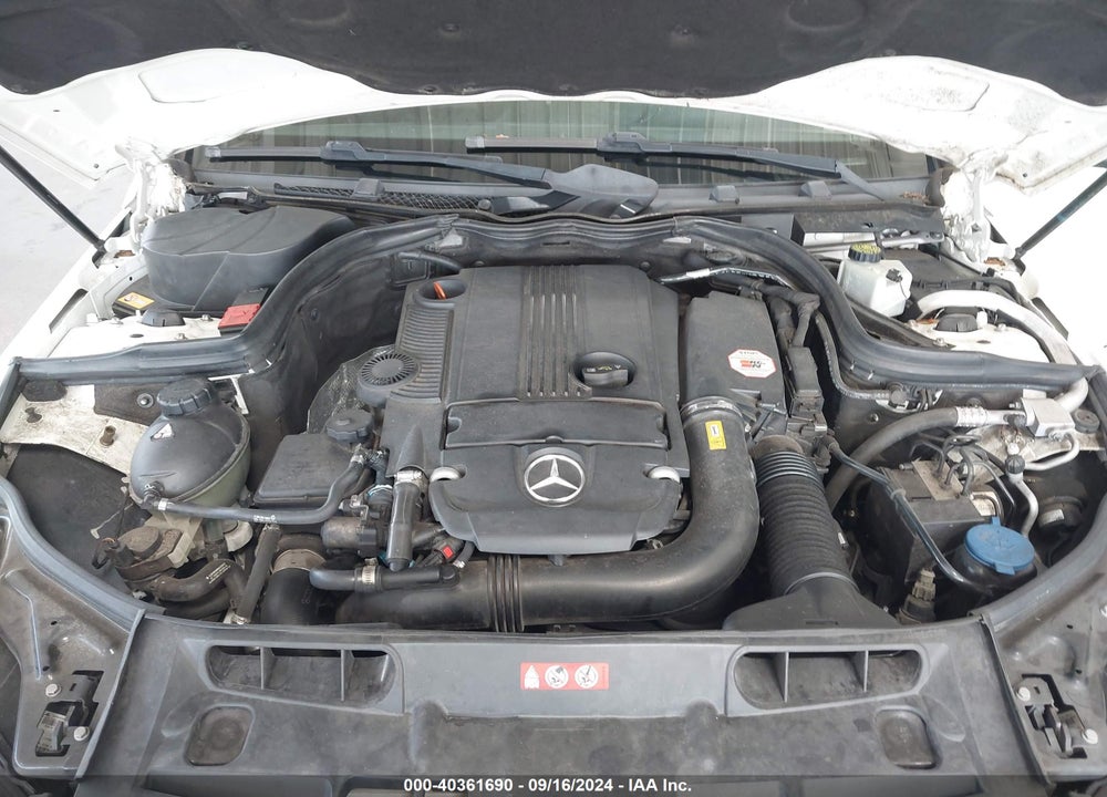 2013 MERCEDES-BENZ C 250 LUXURY/SPORT VIN: WDDGF4HB7DR301141
