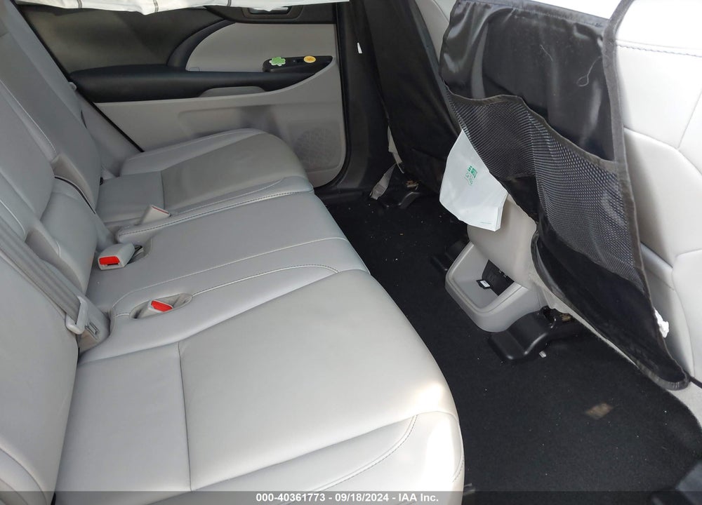 2019 TOYOTA HIGHLANDER XLE VIN: 5TDJZRFH1KS572447