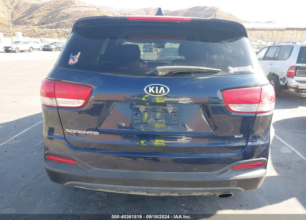 2016 KIA SORENTO 3.3L LX VIN: 5XYPG4A5XGG012186