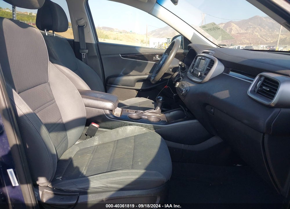 2016 KIA SORENTO 3.3L LX VIN: 5XYPG4A5XGG012186
