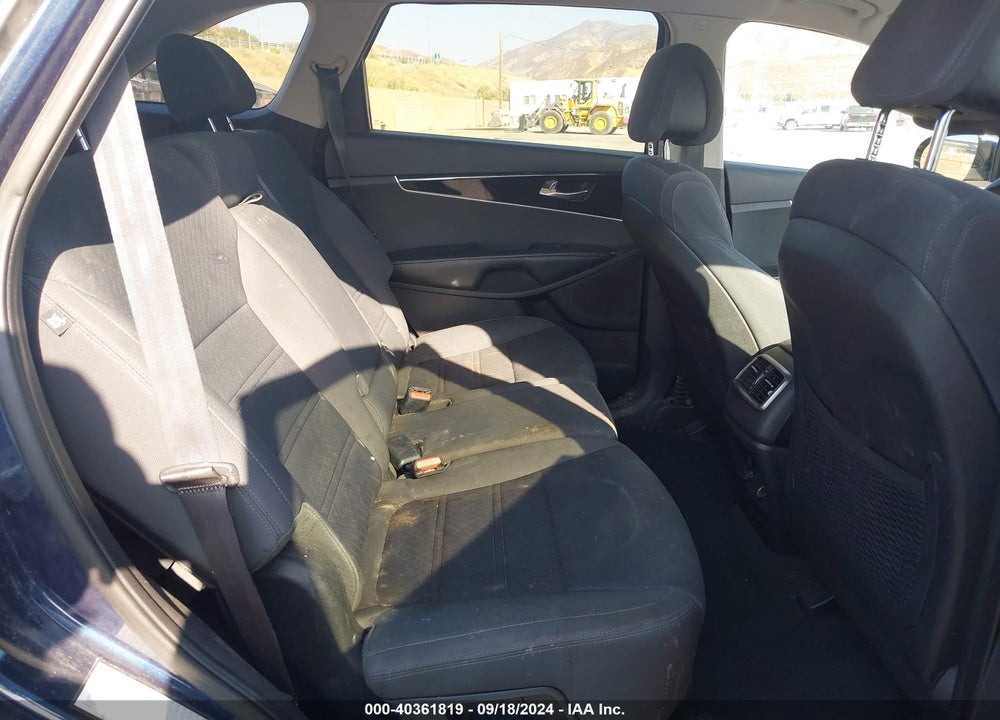 2016 KIA SORENTO 3.3L LX VIN: 5XYPG4A5XGG012186