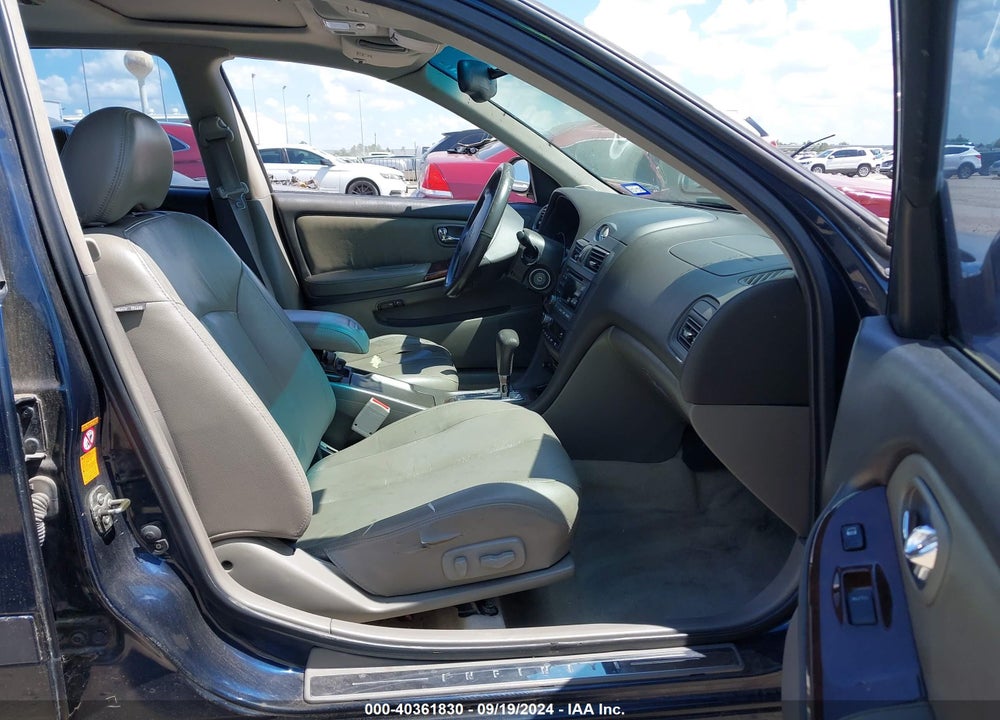 2001 INFINITI I30 TOURING VIN: JNKCA31A81T029909