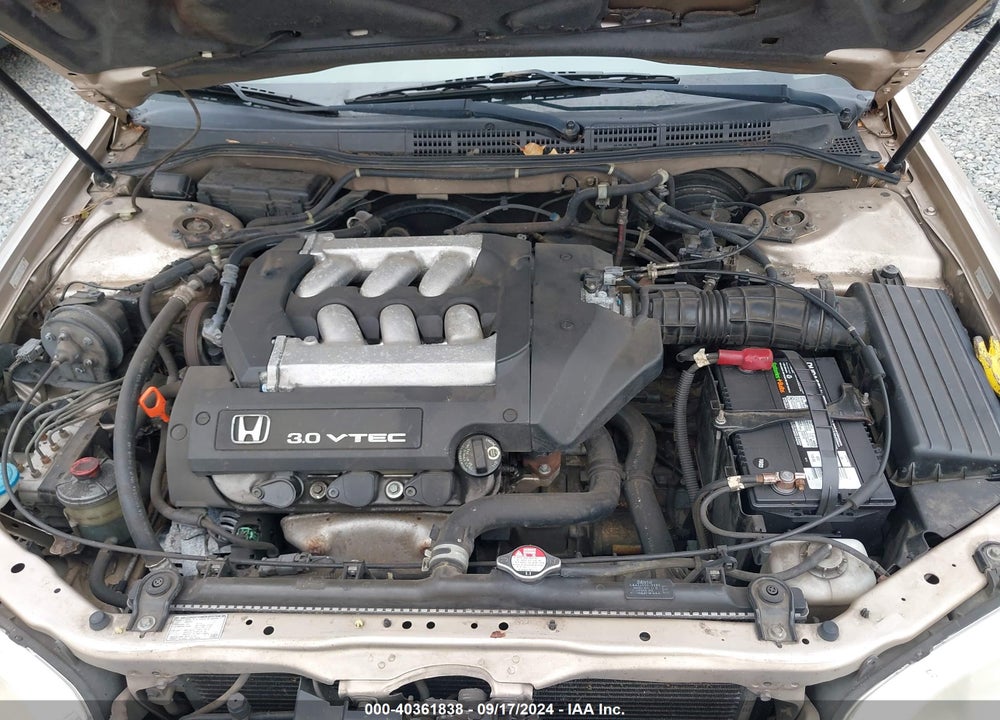 2001 HONDA ACCORD 3.0 EX VIN: 1HGCG16581A027199