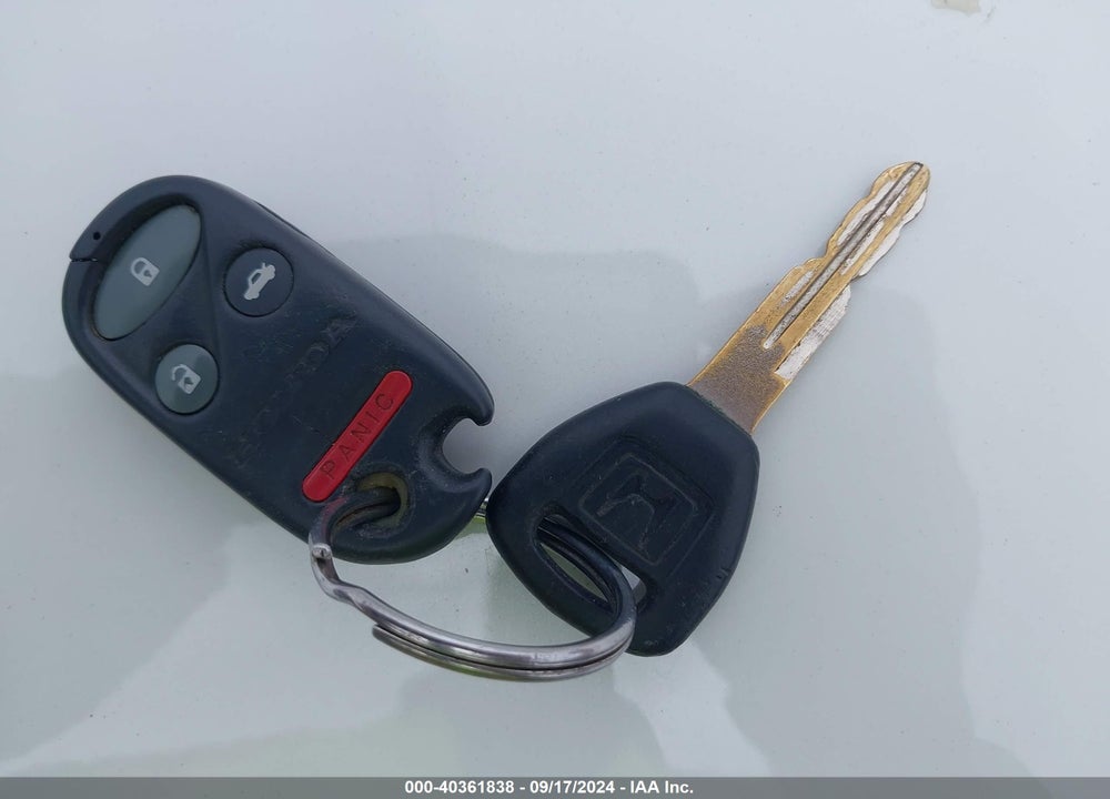 2001 HONDA ACCORD 3.0 EX VIN: 1HGCG16581A027199