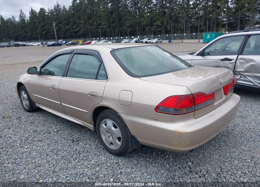 2001 HONDA ACCORD 3.0 EX VIN: 1HGCG16581A027199