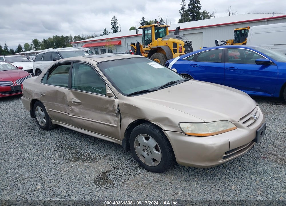 2001 HONDA ACCORD 3.0 EX VIN: 1HGCG16581A027199
