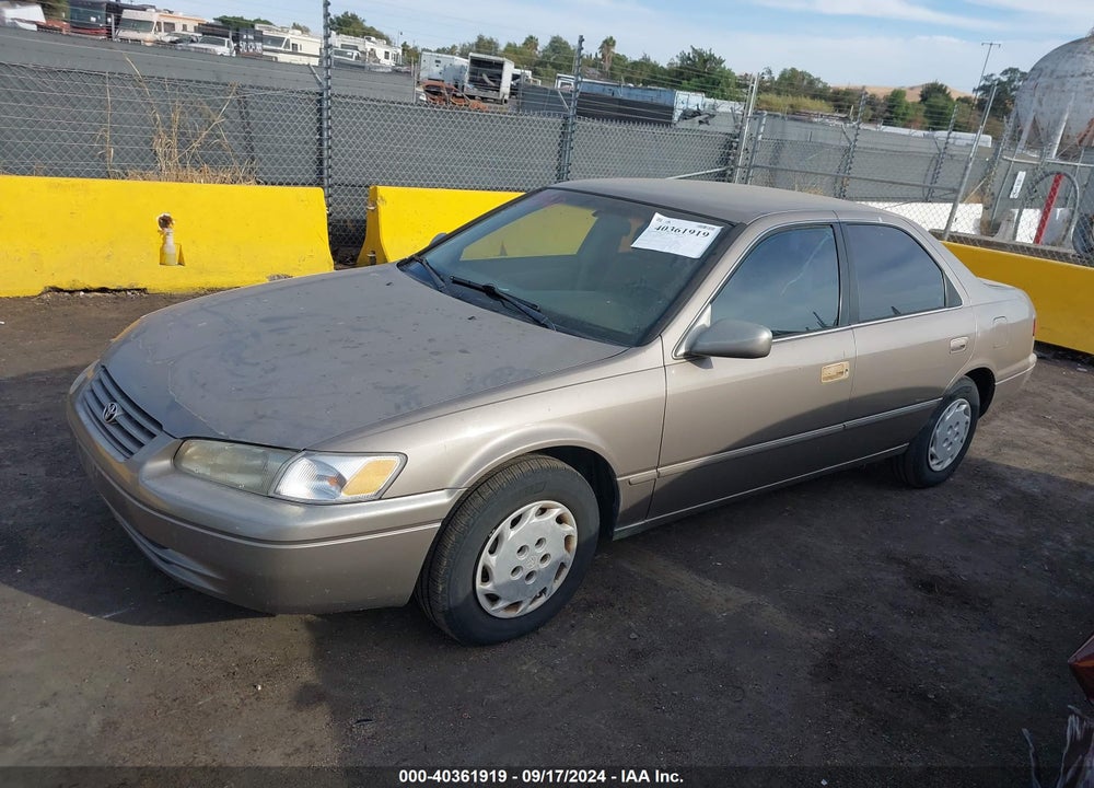 1999 TOYOTA CAMRY LE VIN: 4T1BG22K5XU409463