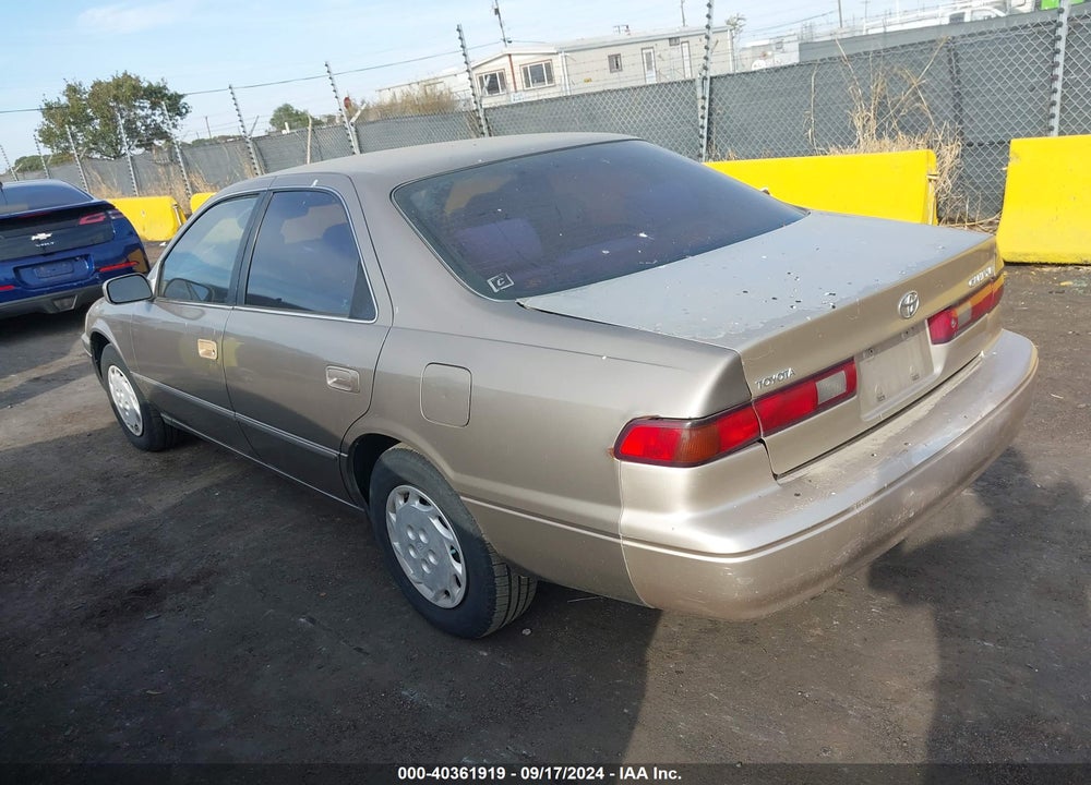 1999 TOYOTA CAMRY LE VIN: 4T1BG22K5XU409463