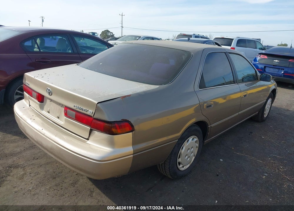 1999 TOYOTA CAMRY LE VIN: 4T1BG22K5XU409463