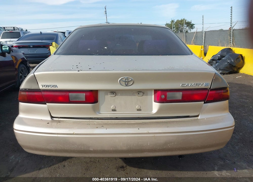 1999 TOYOTA CAMRY LE VIN: 4T1BG22K5XU409463