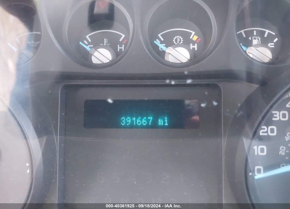 2011 FORD F-350 XL VIN: 1FT8W3C64BEB70273