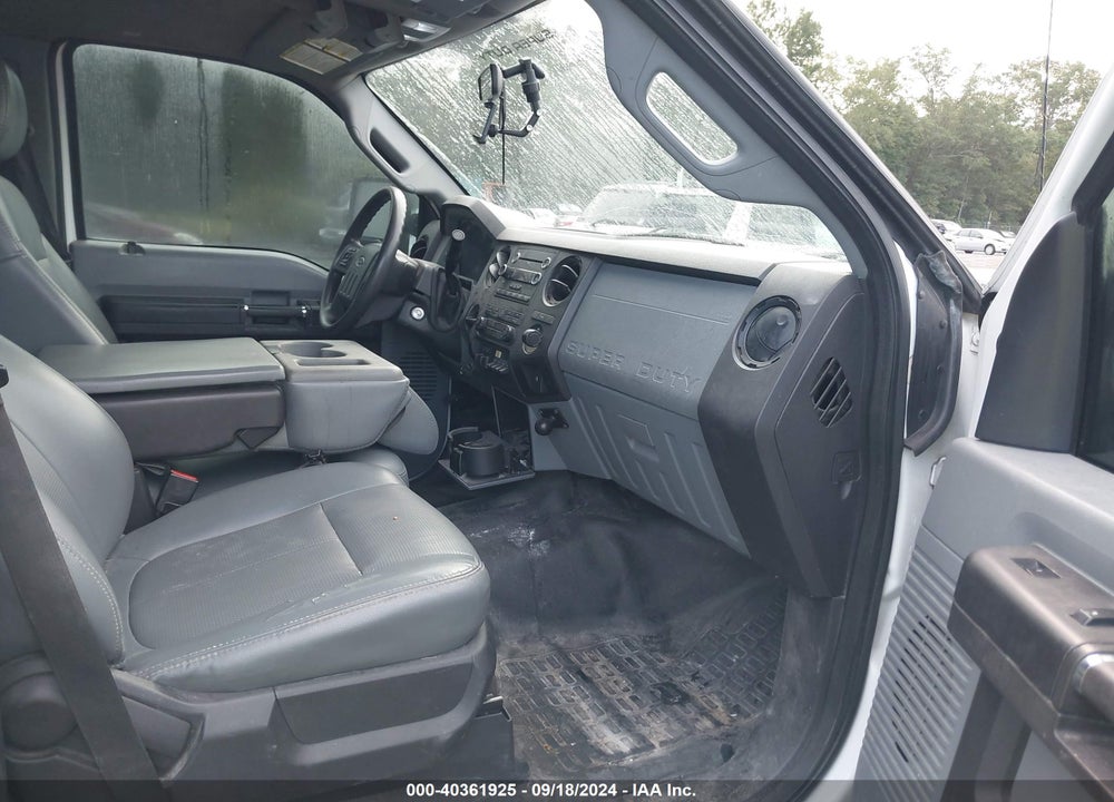 2011 FORD F-350 XL VIN: 1FT8W3C64BEB70273