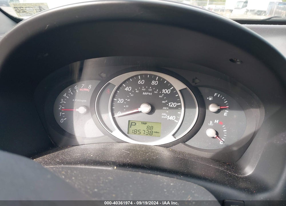 2005 HYUNDAI TUCSON GLS/LX VIN: KM8JN72D25U187624
