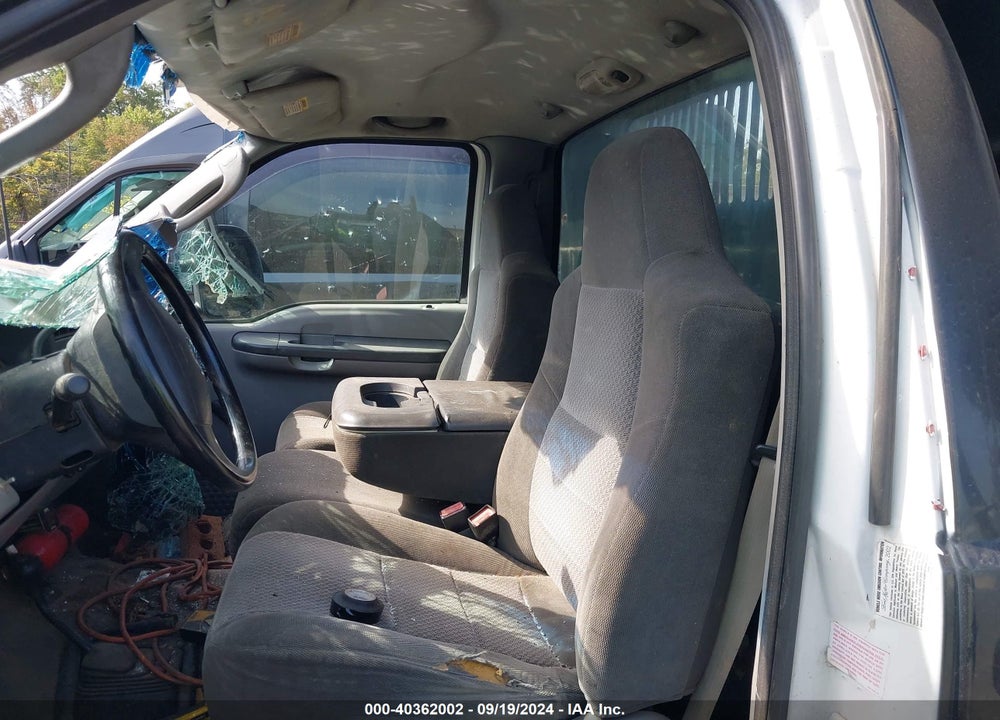 2003 FORD F-550 XL/XLT VIN: 1FDAF57F53EA67707