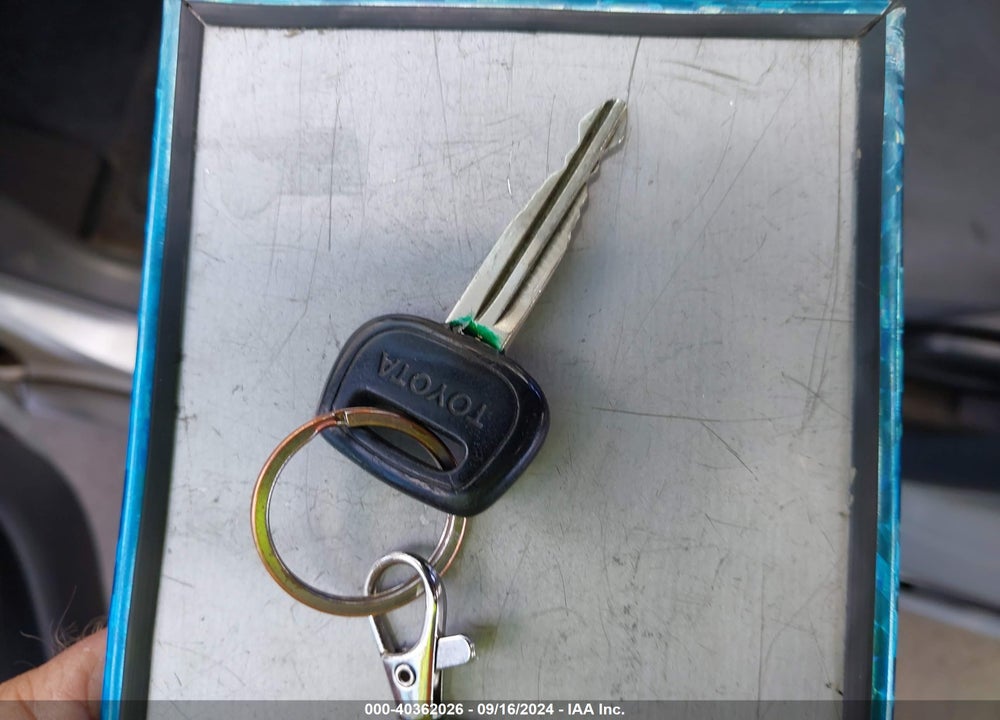 2001 TOYOTA ECHO VIN: JTDBT123210107520