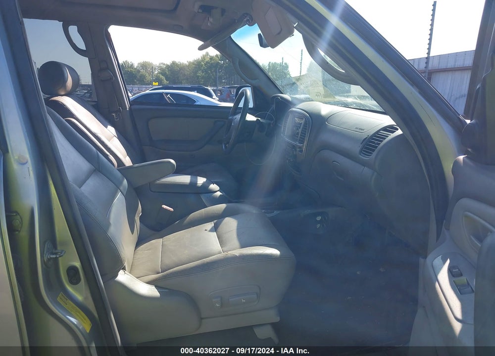2001 TOYOTA SEQUOIA LIMITED V8 VIN: 5TDBT48A51S033451