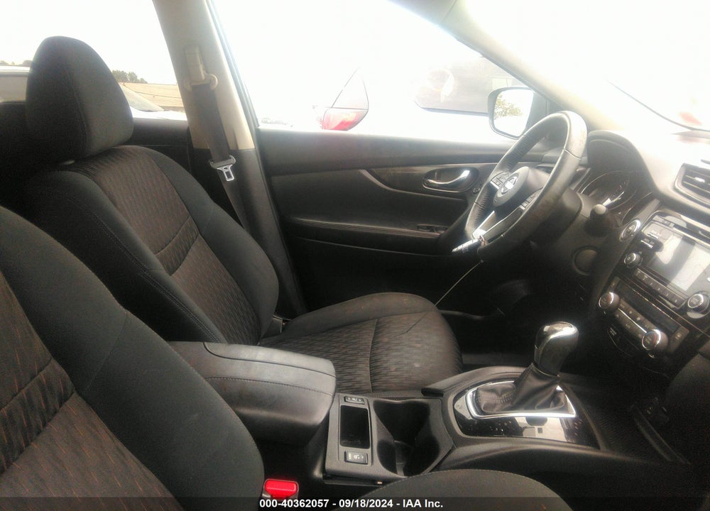 2017 NISSAN ROGUE SV VIN: 5N1AT2MV6HC820621