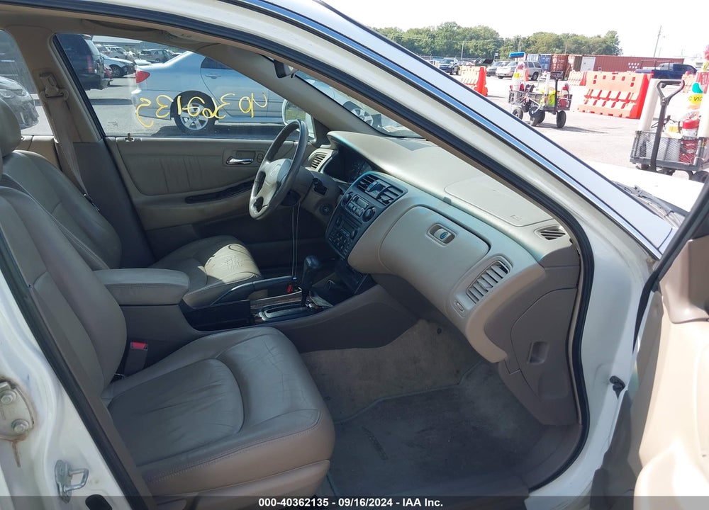 2000 HONDA ACCORD 3.0 EX VIN: 1HGCG1654YA098992