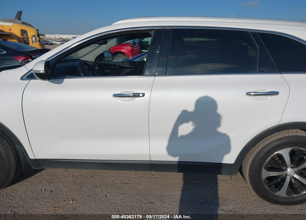 2017 KIA SORENTO 3.3L EX VIN: 5XYPH4A52HG231254
