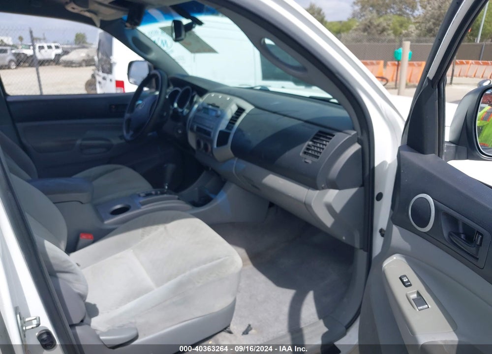 2011 TOYOTA TACOMA PRERUNNER V6 VIN: 3TMJU4GN5BM121320