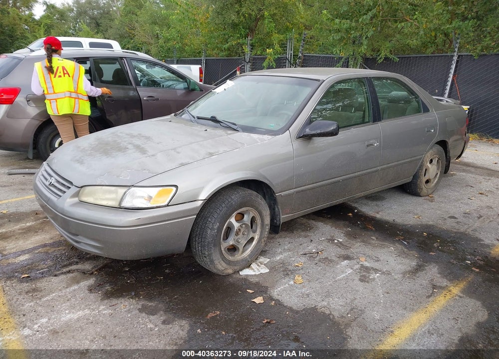 1998 TOYOTA CAMRY LE VIN: 4T1BG22K1WU304255