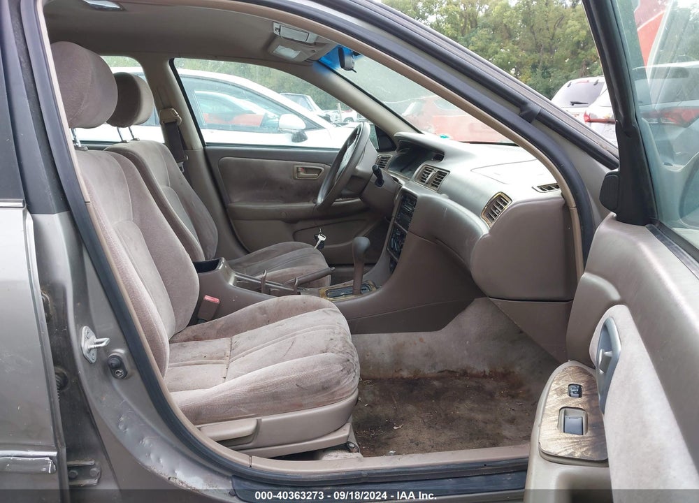 1998 TOYOTA CAMRY LE VIN: 4T1BG22K1WU304255