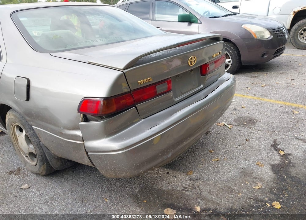 1998 TOYOTA CAMRY LE VIN: 4T1BG22K1WU304255