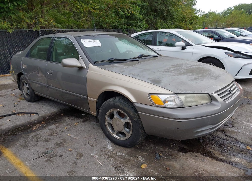 1998 TOYOTA CAMRY LE VIN: 4T1BG22K1WU304255