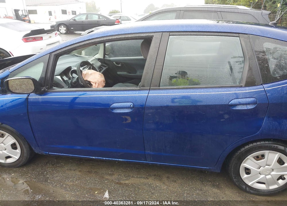 2013 HONDA FIT VIN: JHMGE8H34DC059584