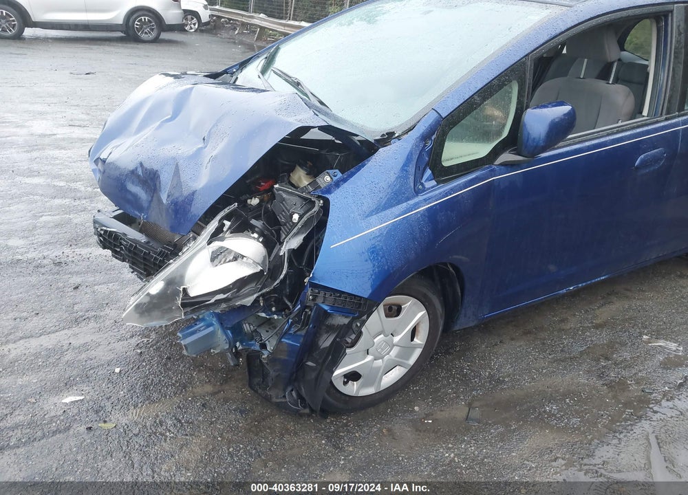 2013 HONDA FIT VIN: JHMGE8H34DC059584