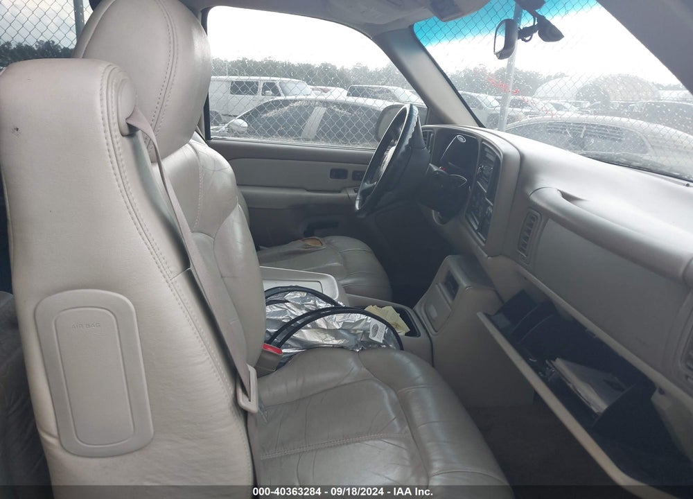 2001 CHEVROLET TAHOE LT VIN: 1GNEC13T61J141246