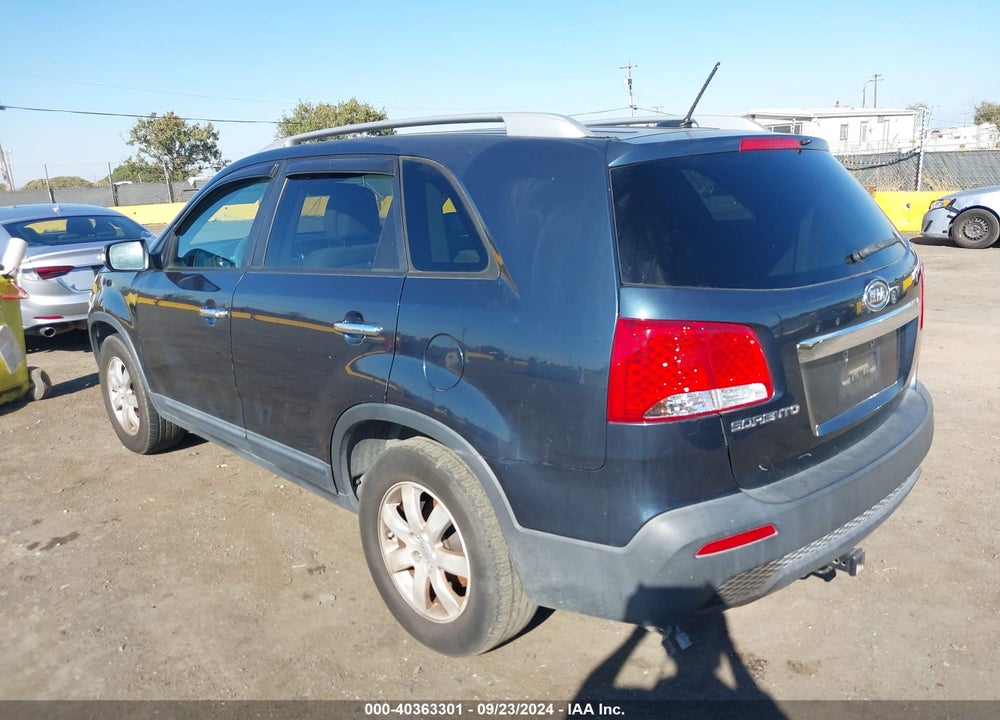 2011 KIA SORENTO LX V6 VIN: 5XYKT4A21BG159405