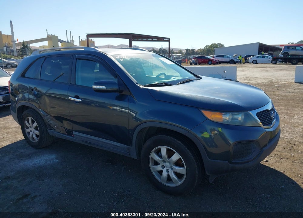 2011 KIA SORENTO LX V6 VIN: 5XYKT4A21BG159405