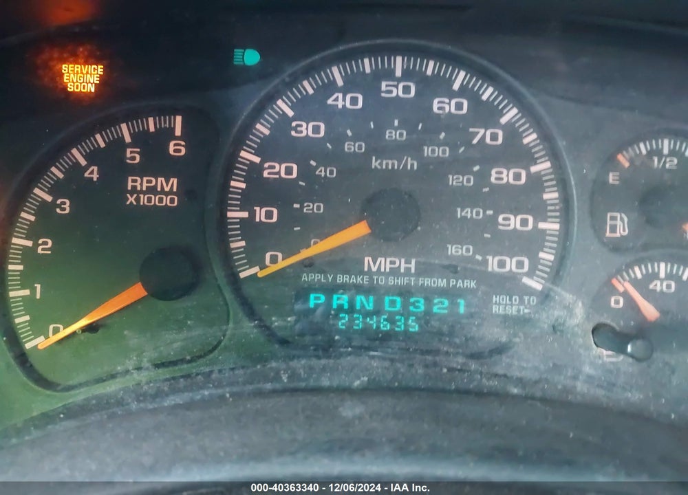 2000 CHEVROLET SILVERADO 1500 LS VIN: 2GCEC19T4Y1141699