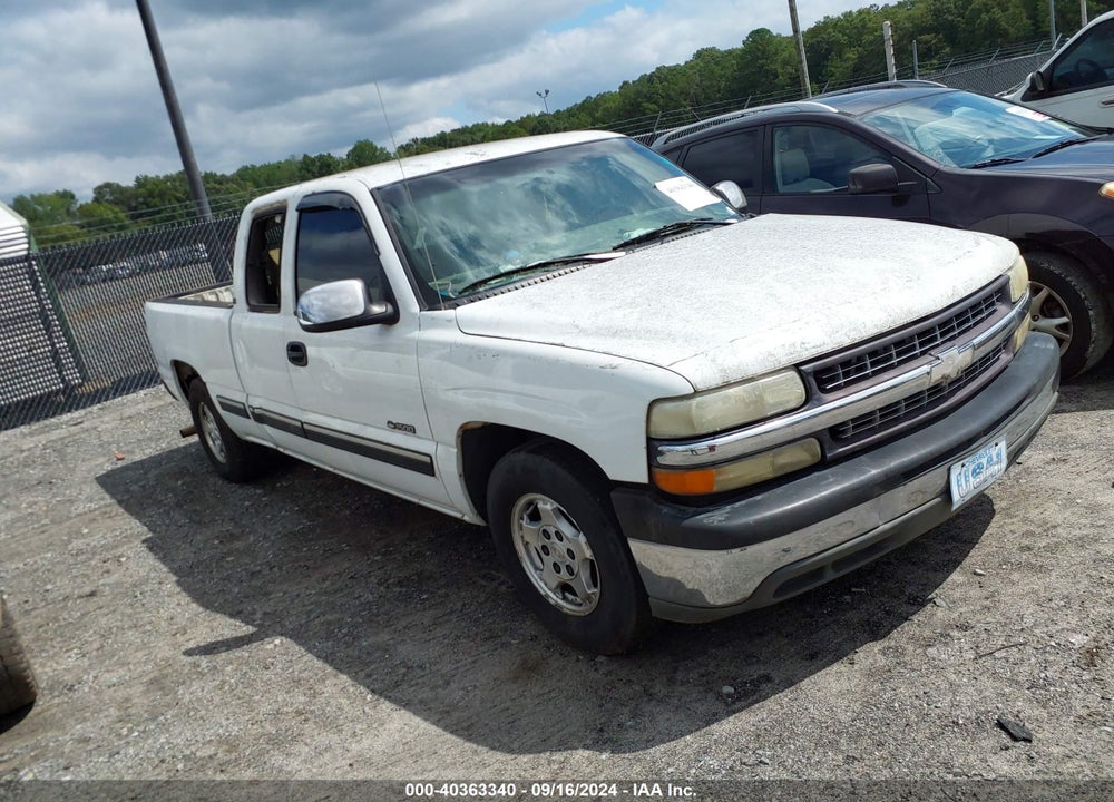 2000 CHEVROLET SILVERADO 1500 LS VIN: 2GCEC19T4Y1141699