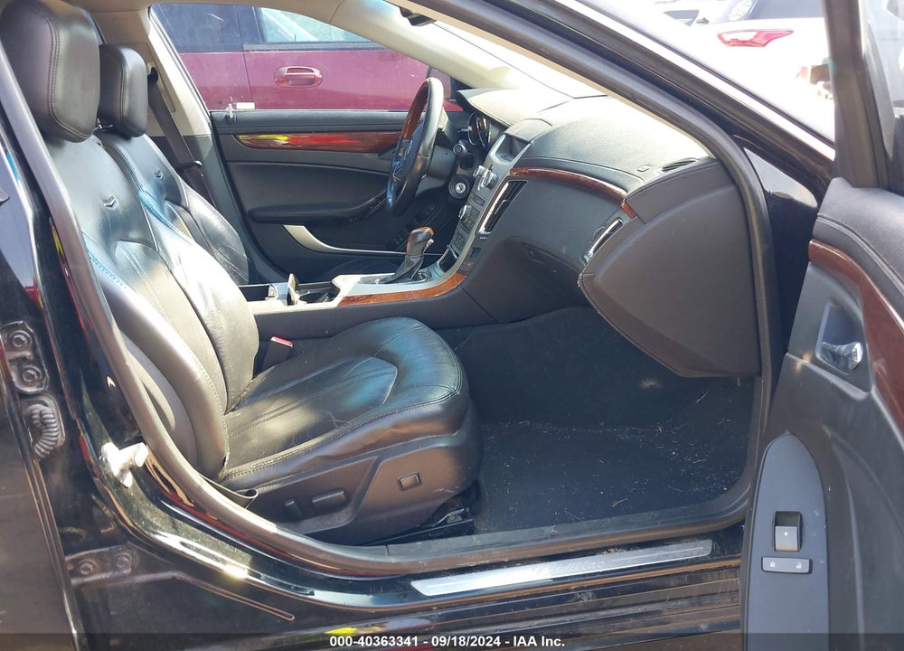 2010 CADILLAC CTS LUXURY VIN: 1G6DE5EGXA0126554