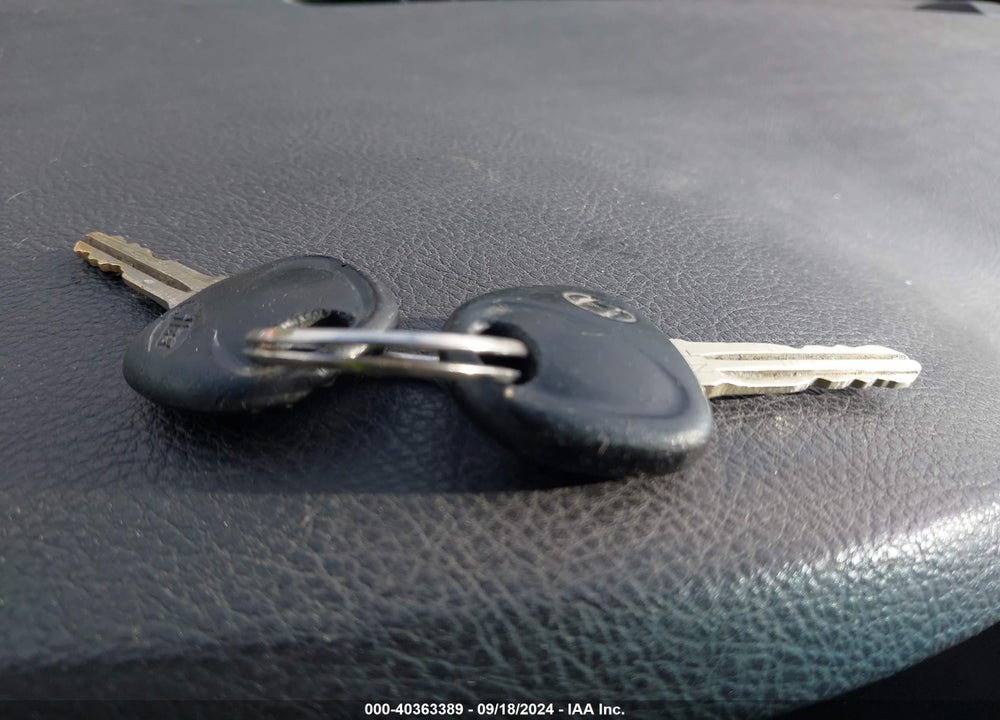 2009 HYUNDAI SONATA LIMITED V6 VIN: 5NPEU46F29H425460