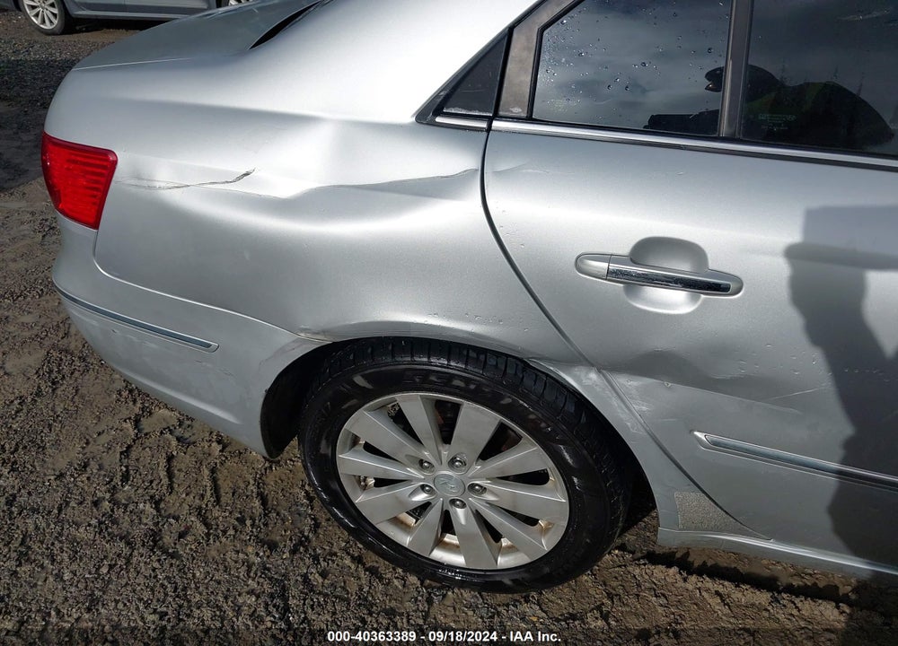 2009 HYUNDAI SONATA LIMITED V6 VIN: 5NPEU46F29H425460