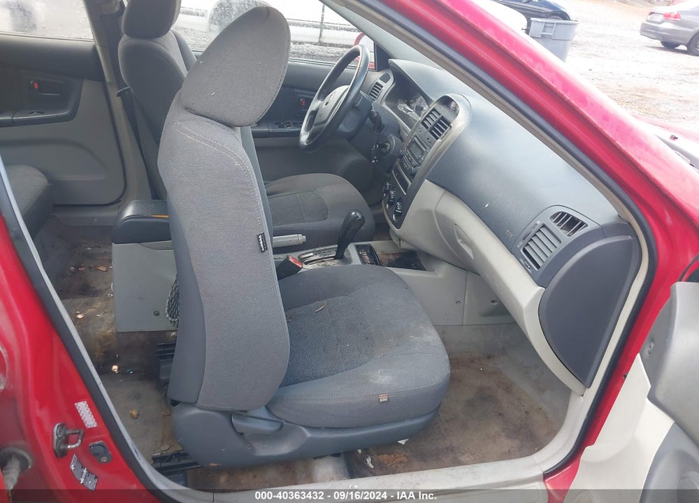 2005 KIA SPECTRA5 VIN: KNAFE161055073118
